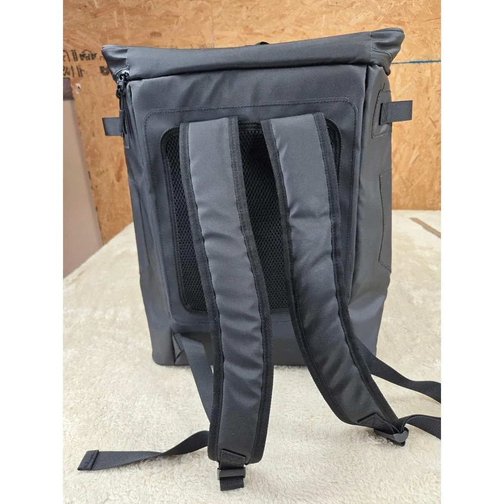 Journeyman Insulated Cooler Backpack Black Outdoor Hiking Picnic Bag‎ Large